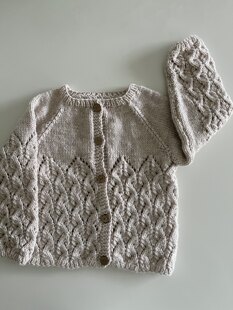 Girls cardigan.