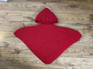 Red riding hood poncho for Tia