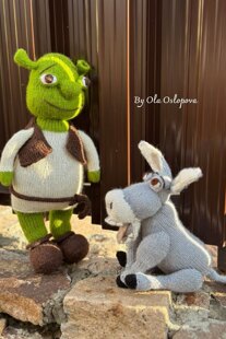 Knitted donkey friend Shrek