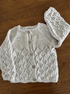 Girls cardigan.