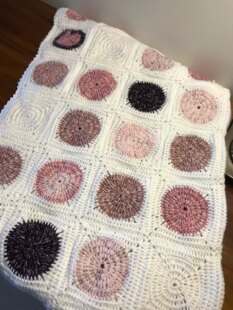 Ring a Rosie Cot Blanket