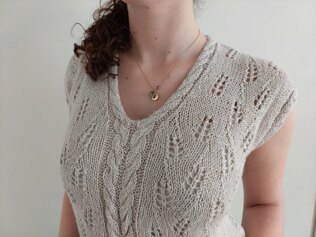 Little Romantic tee