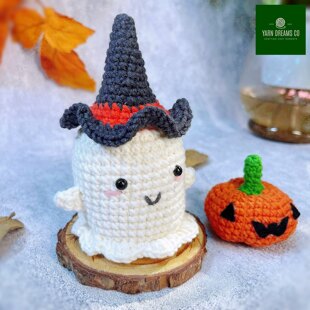 Ghost with hat Halloween Crochet Pattern
