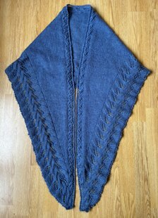 Cable and lace shawl