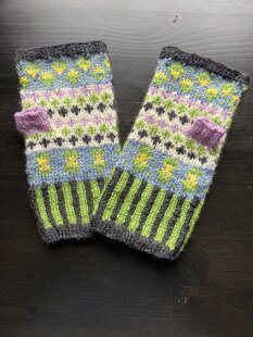 Bloom Mittens
