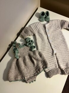 Sydney’s sleepy bear layette