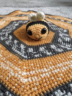 Bee blanket