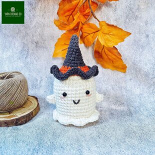 Ghost with hat Halloween Crochet Pattern