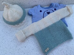 Baby tie knit hat