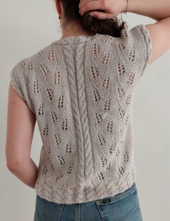 Little Romantic tee