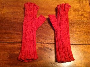 One cable mitts