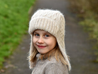 Arlet Earflap hat