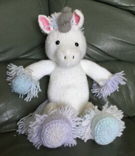New to knitting toys