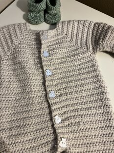 Sleepy bear layette