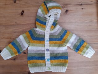 Baby cardigan with hood