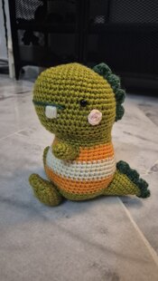Bernard the Dinasour by Paintbox Yarns