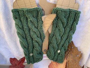 Cable wristwarmers