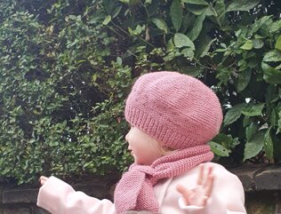Baby beret and cravat