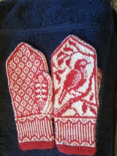 Songbird mittens 😍