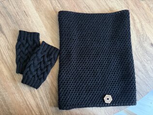 Cowl and fingerless glove set
