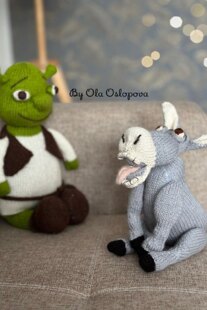 Knitted donkey friend Shrek