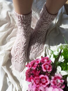 Lace bed socks
