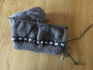 Truck sweater for Hazlo