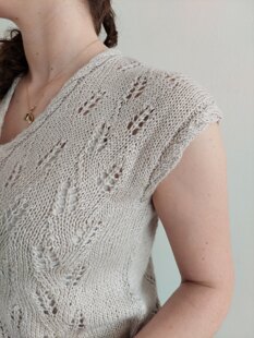 Little Romantic tee