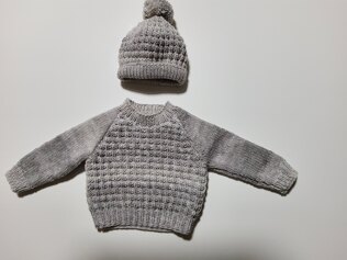 Baby jumper 4805 and beanie