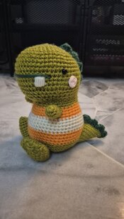 Bernard the Dinasour by Paintbox Yarns