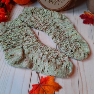 Trimetry Socks in Cozy Cottage