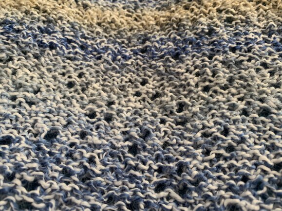 Baby blanket with a twist