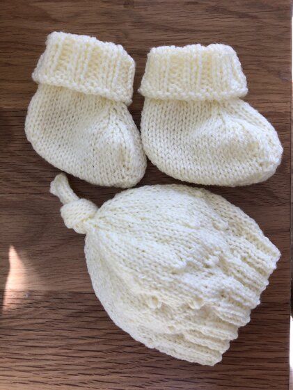 Hat & Booties