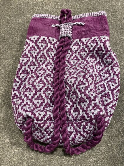 Yin & Yang knitted bag