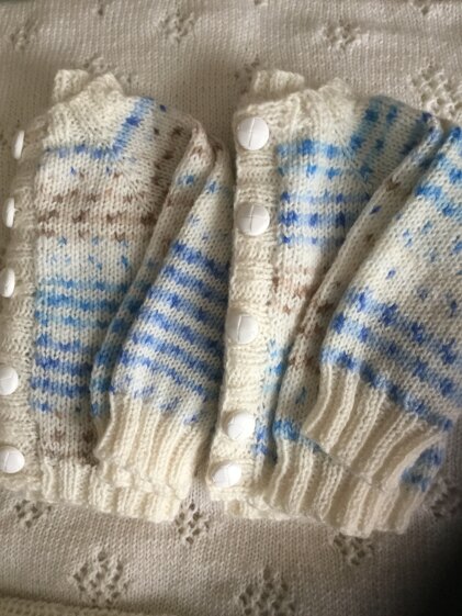 twins cardis