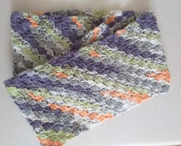 C2C crocheted cowl
