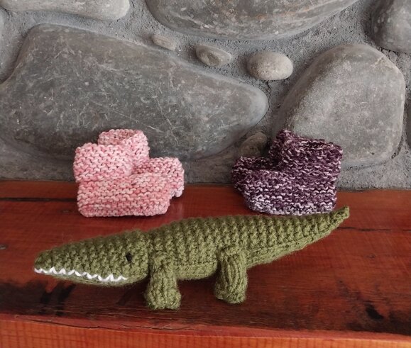 Alec the Alligator &amp; flat knit baby booties