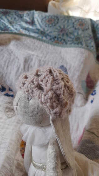 Small granny stitch hat for dolls