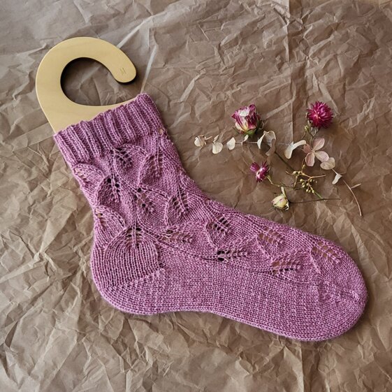Leafy Elegance socks