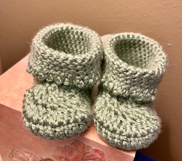 Sydney’s sleepy bear layette