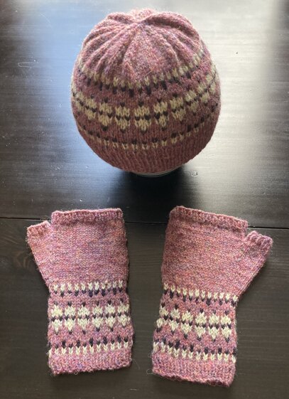 Tyrie hat & fingerless mittens