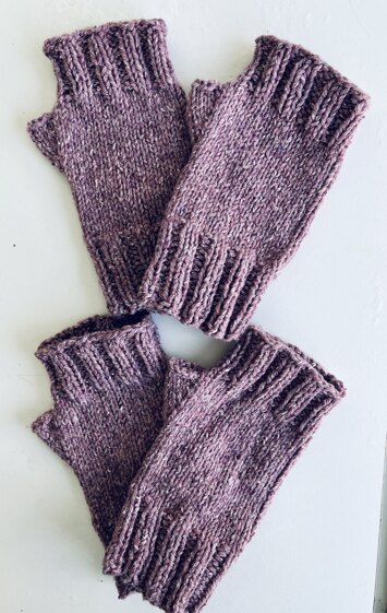 Love Knot Fingerless Mitts