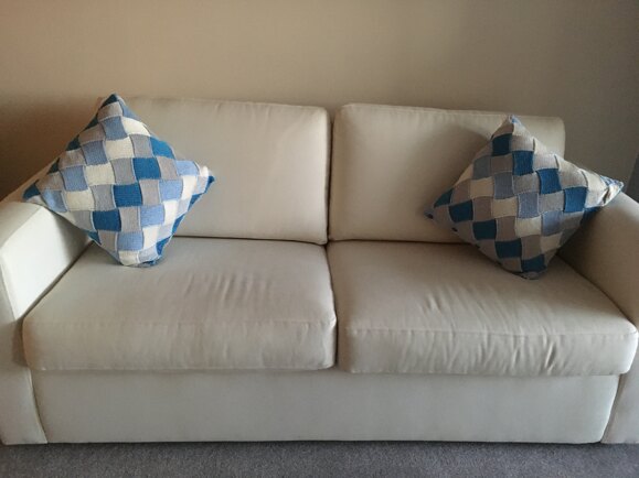 Entrelac cushions