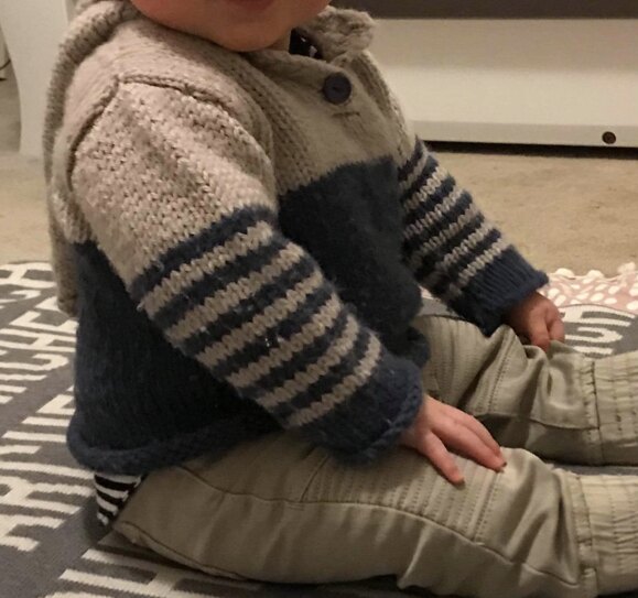 Boys jumper size 3 - 6 mths