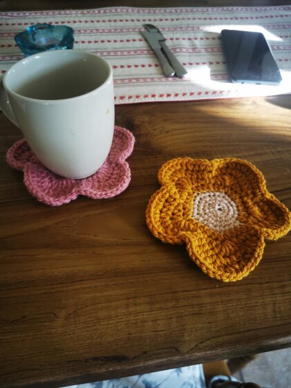 crochet flower coasters