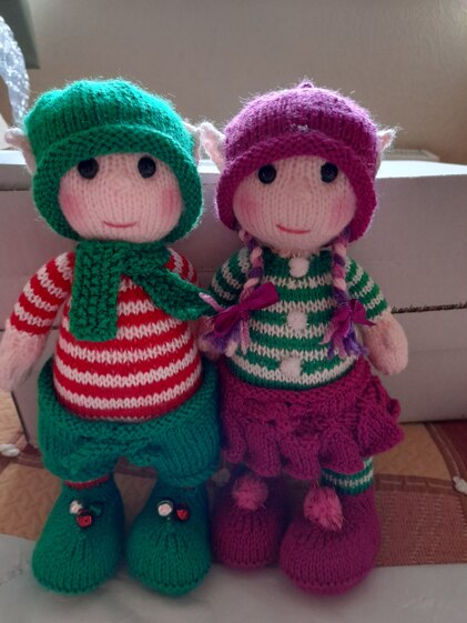 Elfie Twins.