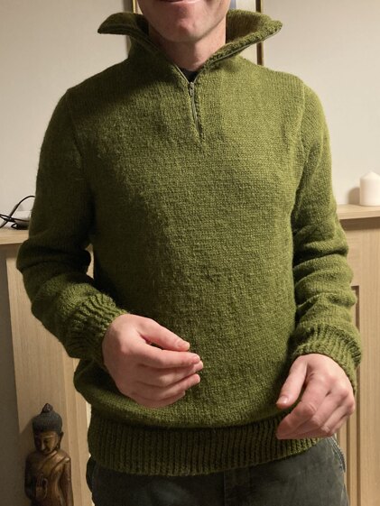Men’s quarter zip sweater