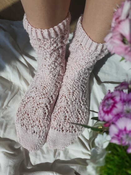 Lace bed socks