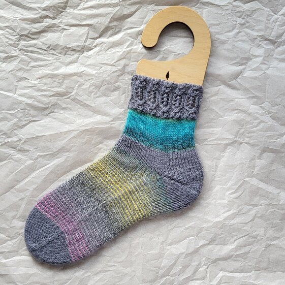 Aurora (Gothic Filigree Socks II)