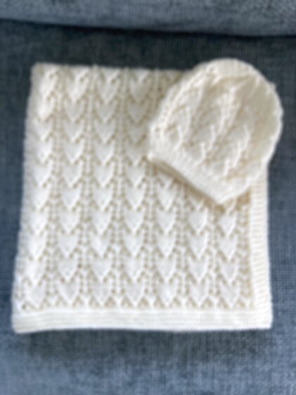 Poppy blanket and hat